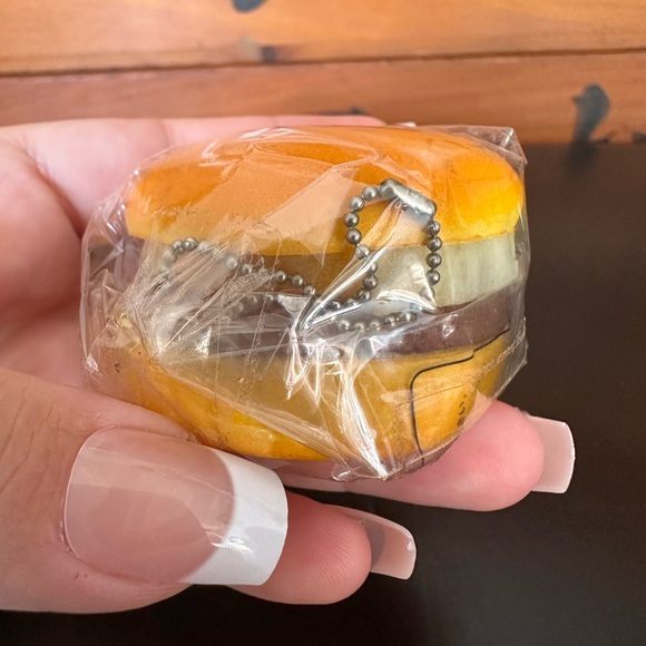 Hamburger Squishy Keychain - Picture 5 of 5